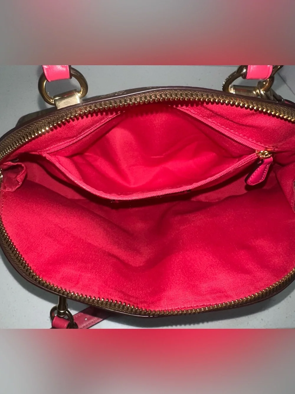 Coach 2020 Signature Katy Satchel Crossbody Handbag In Khaki Fuchsia. Like New! - Picture 8 of 9